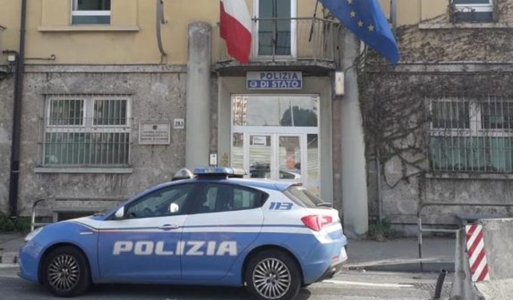 Il fermo di un pusher ne fa scoprire altri tre: quattro arresti