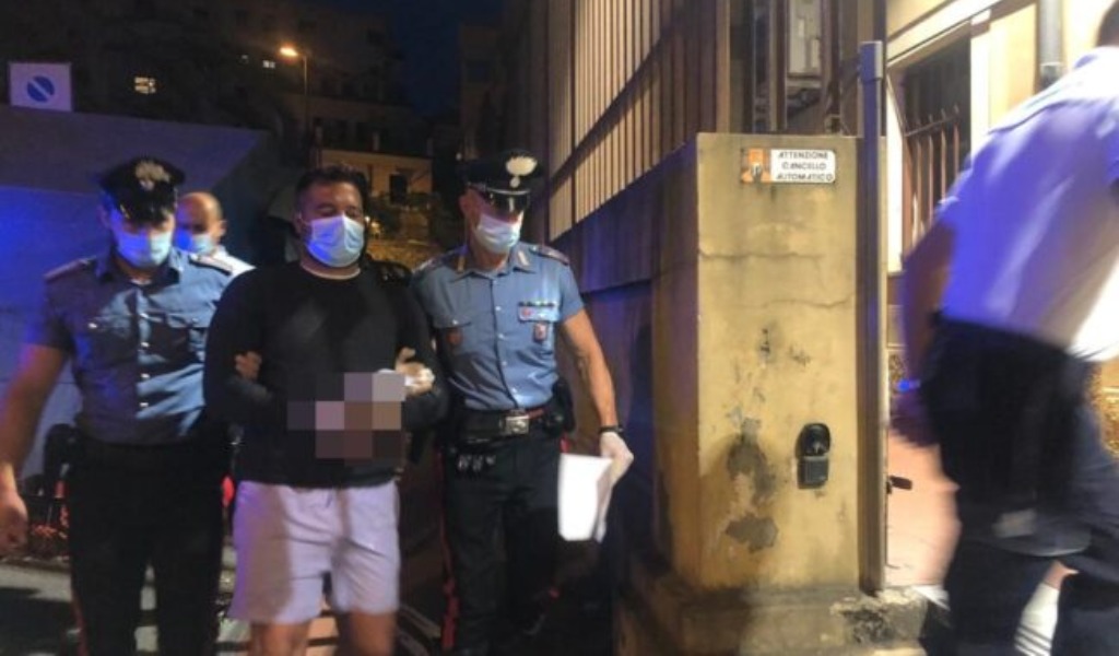 Giostraio 33enne arrestato per aver preso a sprangate un minorenne