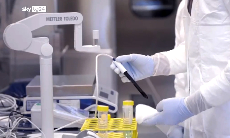 Il vaccino anti-Covid italiano funziona (eccome), ma mancano i soldi per con