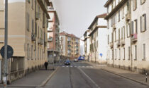 Uomo in bilico sulla ringhiera del balcone salvato da un poliziotto