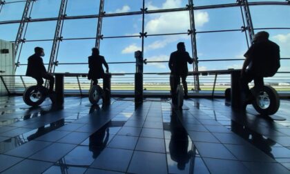 All'aeroporto di Torino Caselle il cellulare si ricarica... pedalando