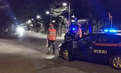 Non si ferma all'alt e rischia di investire un Carabiniere, scatta l'inseguimento a folle velocità