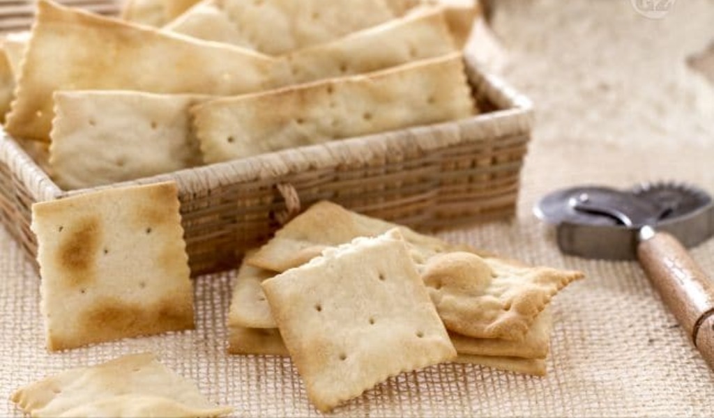 Presenza di corpo estraneo nella farina, ritirati lotti di cracker
