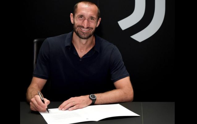 Chiellini resta alla Juve fino al 2023: i tifosi esultano per “Re Giorgio”