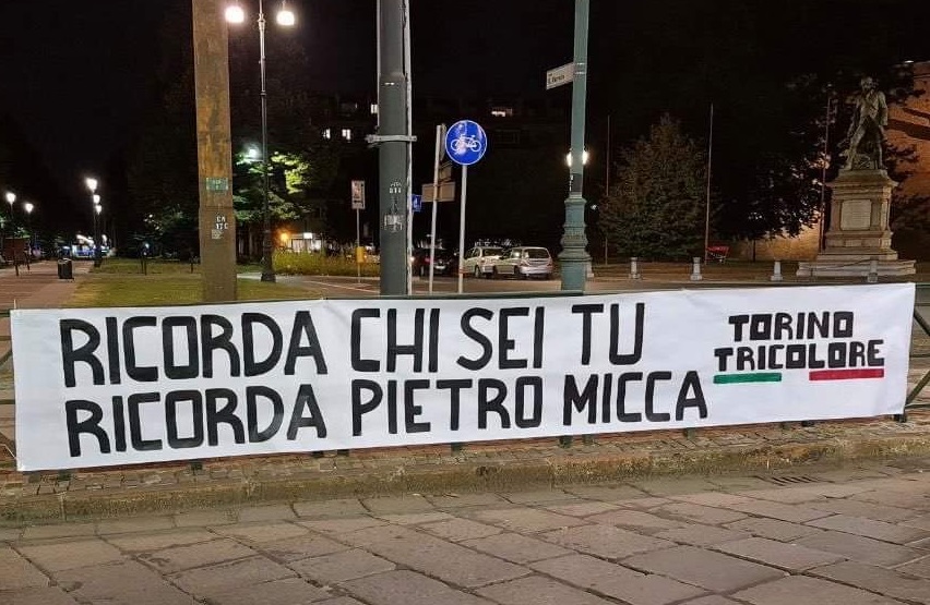 Striscione sovranista per ricordare l’eroico sacrificio di Pietro Micca