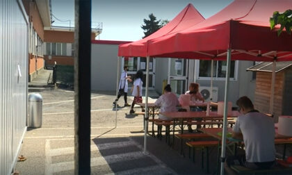 Pausa pranzo in mensa: azienda di Pinerolo spedisce in cortile chi è senza Green pass