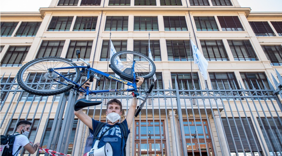 Da Torino a Milano in bici per fermare il cambiamento climatico