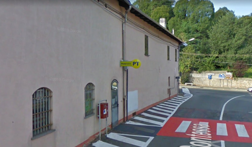 Rapina all’ufficio postale: due dipendenti minacciati con un coltello