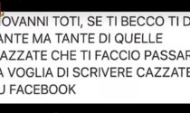 “Io ti sbudello!”: denunciato torinese No Vax per minacce al Governatore ligure Toti