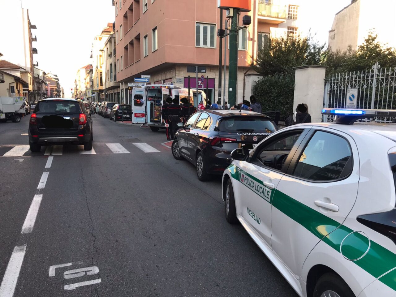 Pensionata investita sulle strisce pedonali in centro a Nichelino