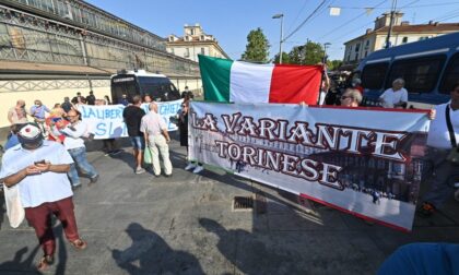 Tensioni per le proteste "No Green pass" nel centro di Torino