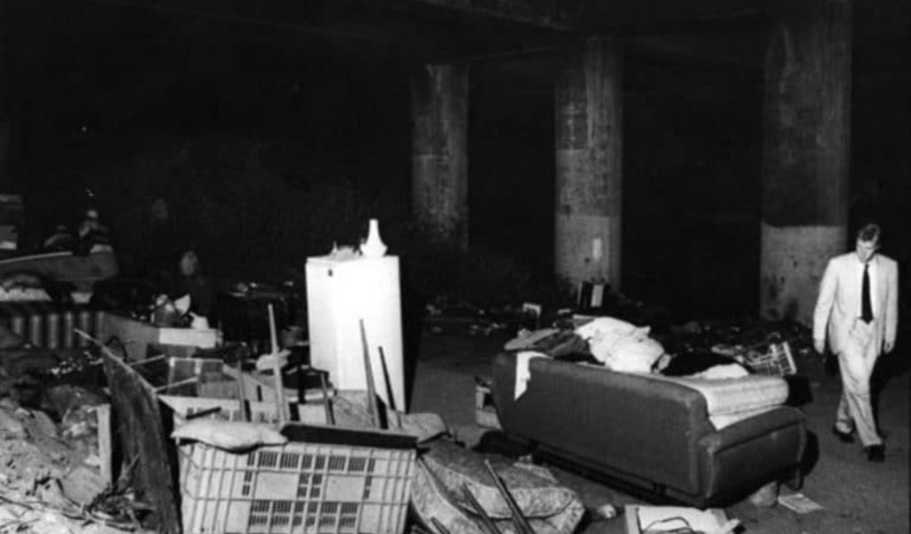 Dopo quasi trent’anni la Procura riapre il caso della “signora in rosso”