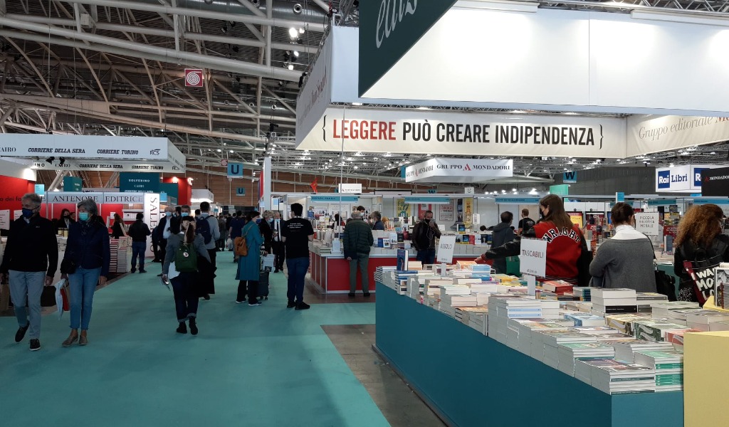 Salone del Libro Torino 2022, esclusi enti e istituzioni russe: “Ma non boicotteremo gli autori”