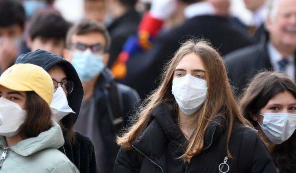 A Torino torna l’obbligo di mascherina all’aperto, ma solo in alcune zone