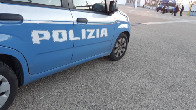Aggredisce la ex compagna: arrestato per maltrattamenti