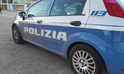 I controlli della polizia a Barriera di Milano: controllate 109 persone, 16 veicoli e 6 esercizi commerciali