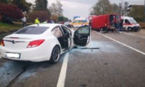 Le foto dell'incidente tra furgone e auto, tre feriti gravi