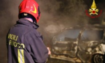 Incendio a Condove: le foto dell'auto in fiamme