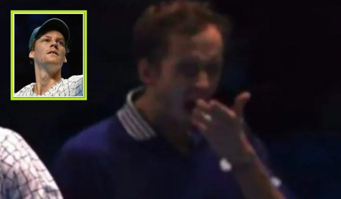 Atp Finals: Sinner lotta come un leone ma perde. Lo sbadiglio di Medvedev