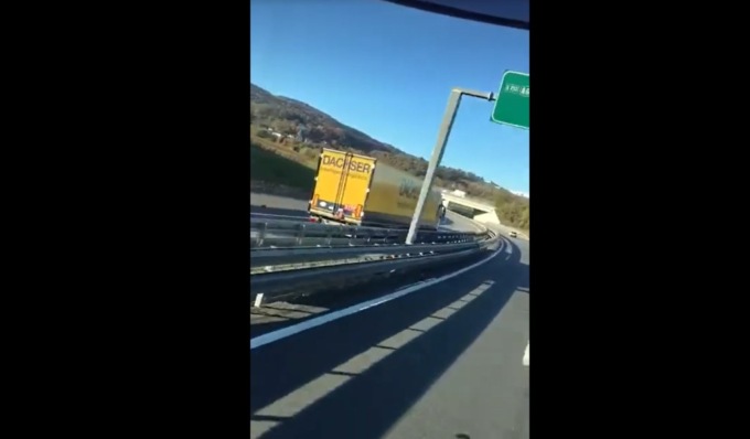 Il video del Tir contromano sulla Torino-Savona (a 90 km all’ora)