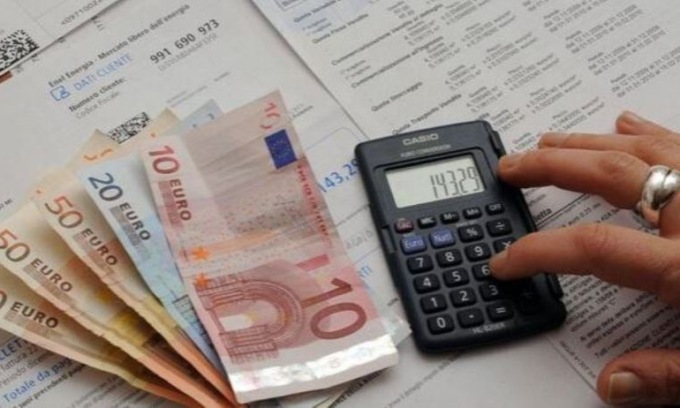 Caro bollette, alle 16 nuova manifestazione in piazza Montale a Torino