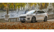 Ford Kuga PHEV, da Authos in pronta consegna