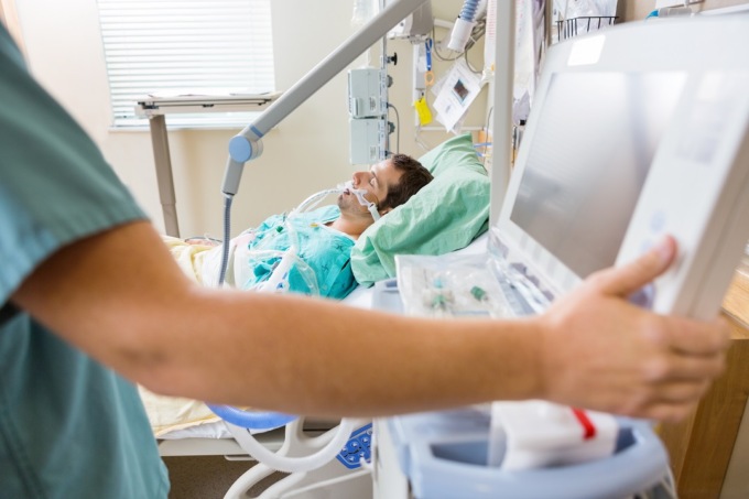 Per i non vaccinati rischio 10 volte più alto di terapia intensiva