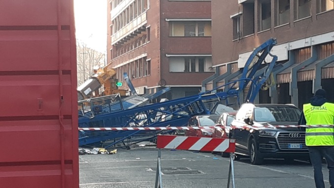 Lingotto, crollo gru in via Genova: sale a tre il numero dei morti