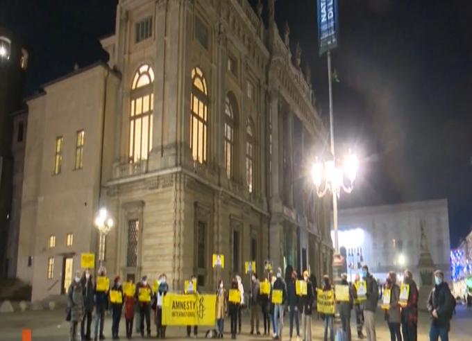 Patrick Zaki liberato: festa di gioia in piazza Castello