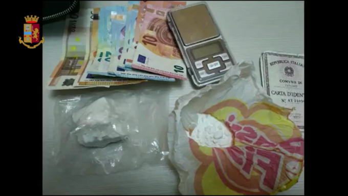 Sgominata banda di spacciatori in zona San Paolo: 8 arresti