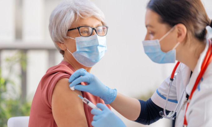 Da domani al via in Piemonte la 4ª dose (o secondo Booster) per over 80 e ospiti Rsa