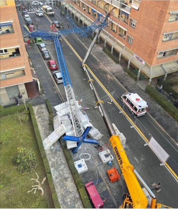 Crollo della gru in via Genova: cinque indagati