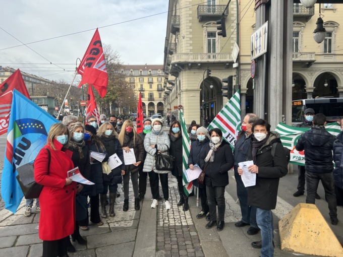 Lavoratori Rai in presidio in via Cernaia: preoccupazione per il futuro dell’azienda a Torino