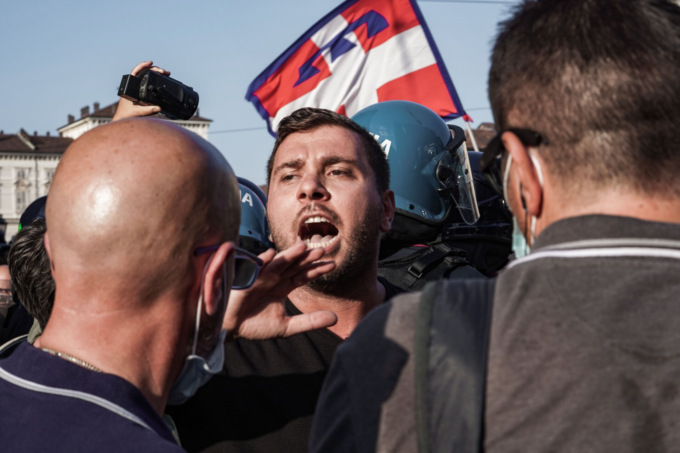 No Green pass, Liccione: “Vile attacco contro manifestanti con scusa mancato uso mascherine”