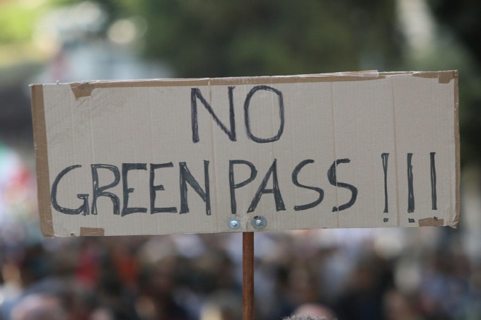 No Green pass in corteo senza mascherina: identificati e multati