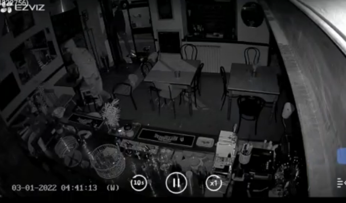 Barriera di Milano, ennesimo furto in un bar. Titolare: “Sporgerò denuncia”