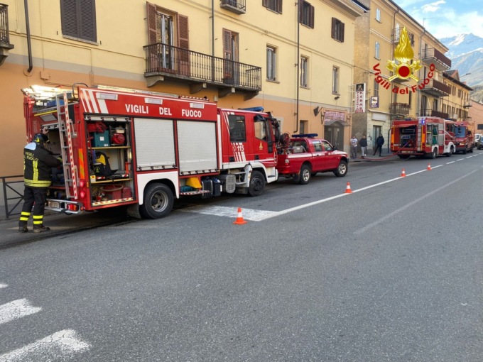 Susa, prende fuoco una cucina all’interno di una pizzeria: intervenuti i vigili del fuoco