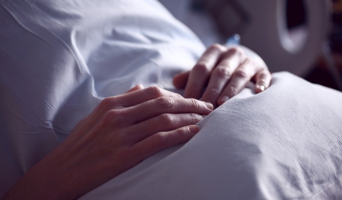 Uccise la madre soffocandola con un cuscino, confessò tre anni dopo: assolto