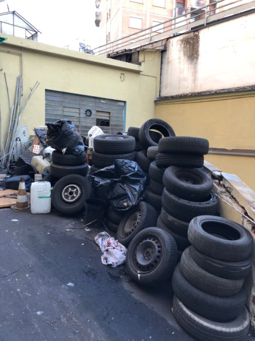 Officina abusiva all’interno di autorimessa: tutto sequestrato