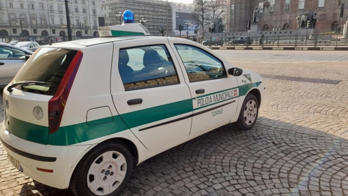 60enne sanzionato per aver svolto l’attività di gommista senza avere i giusti titoli e osservare le norme sicurezza