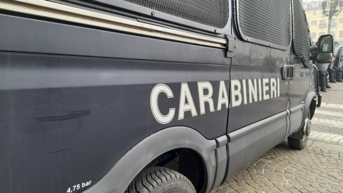 21enne arrestato per possesso di droga e porto abusivo di armi a Virle