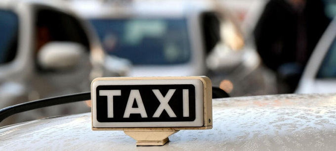 Aicr consegnerà nuovi defibrillatori ai tassisti torinesi del progetto Taxicardia