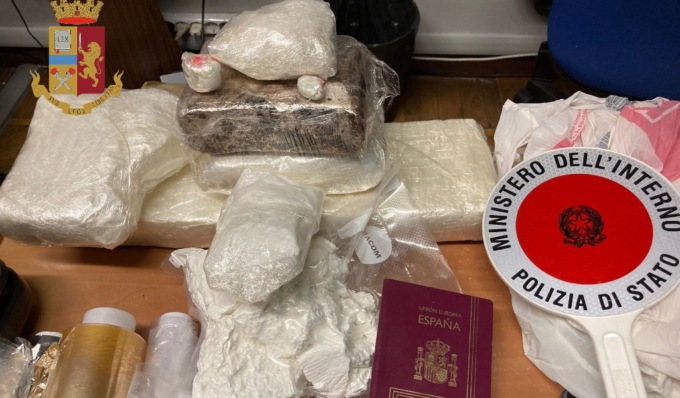 Arrestati due spacciatori a Mirafiori, trovati con 5 chili di cocaina purissima