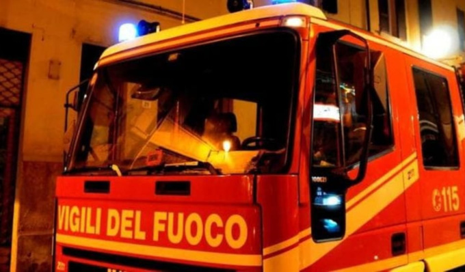 Incendio in abitazione nella notte, muore soffocata anziana donna