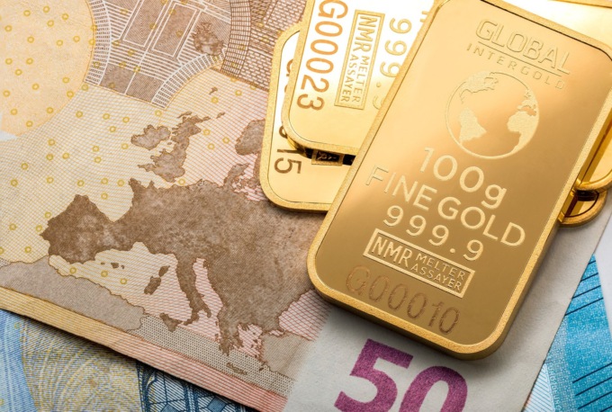 Gioielli fusi in lingotti d’oro, 8 arresti per riciclaggio