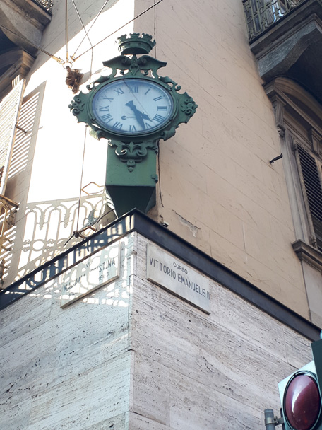 orologio corso Vittorio angolo via Madama Cristina