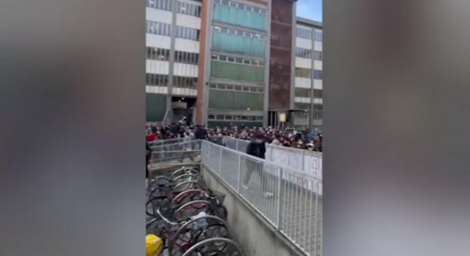 Scuola, continua la protesta degli studenti: occupati altri 9 istituti in tutta la provincia