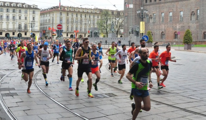 Domenica 27 marzo 2022 c’è la “Mezza Maratona di Torino”: le modifiche alla viabilità