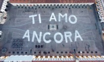 "Siamo stati noi a gridare: ti amo ancora": svelato il mistero della scritta in piazza San Carlo