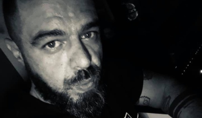Esce di strada con la Harley: muore noto dj torinese, aveva 41 anni